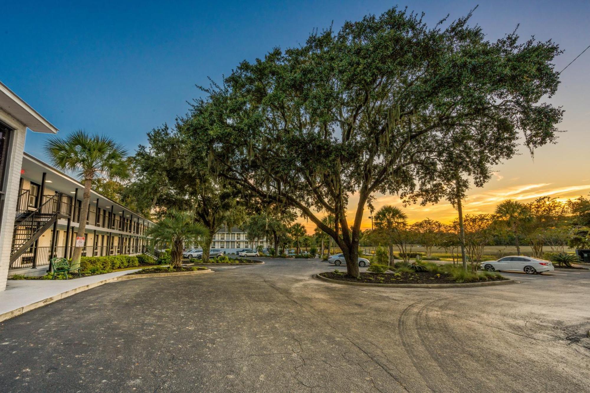 Charleston Creekside Inn Экстерьер фото